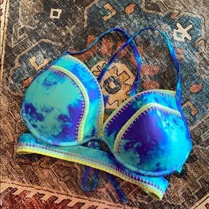 New without tags VS bikini top